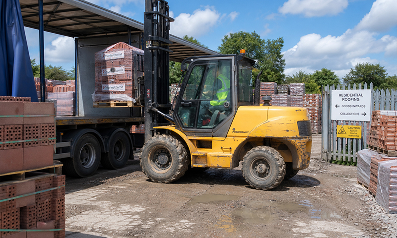 Rough Terrain Forklift for Roof Tile and Brick Storage Yard Operations