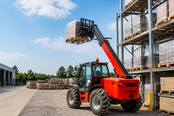 Telehandler Solutions for Warehouses with Outdoor Storage Yard